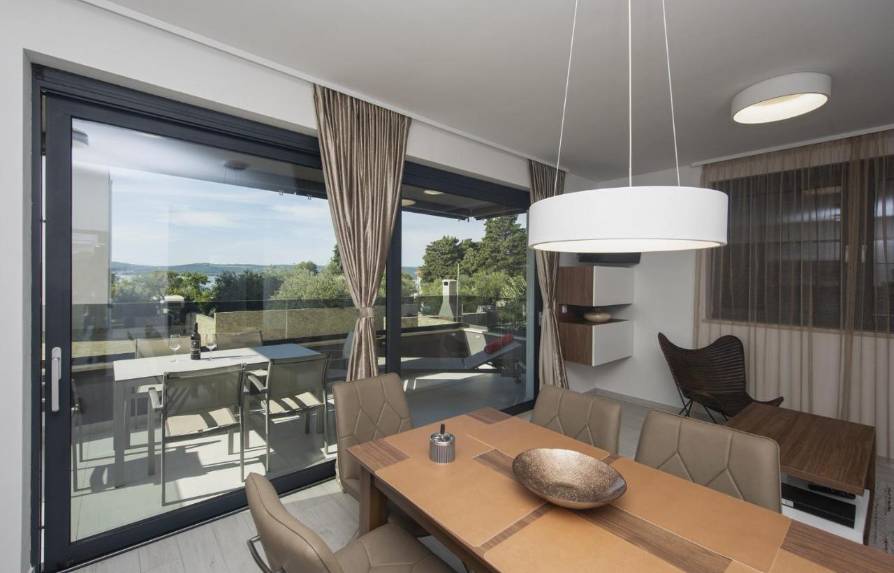 Family Friendly Apartments With A Swimming Pool Sveti Filip I Jakov, Biograd - 19325 Exteriör bild
